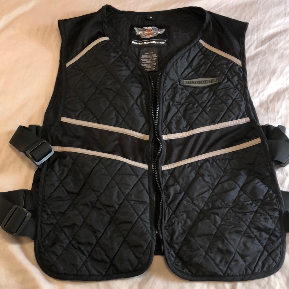 Men’s medium Harley Davidson hydration vest